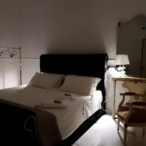 Palazzo Novecento Centro Storico Bed & Breakfast Lecco